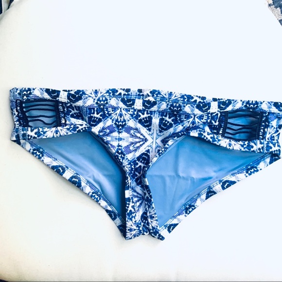 NWT Adore Me Blue Purple White Bikini Bottoms Sz XS - Picture 1 of 6